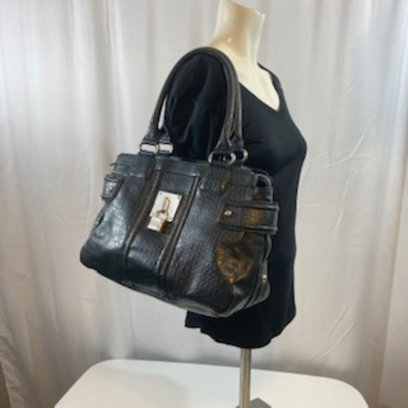 Vintage Guess Bag with lock - Picture 6 of 9